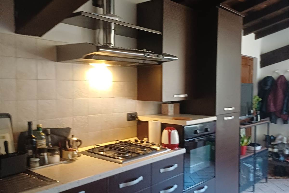 OTTIMO BILOCALE IN COMO CON BOX E TERRAZZO