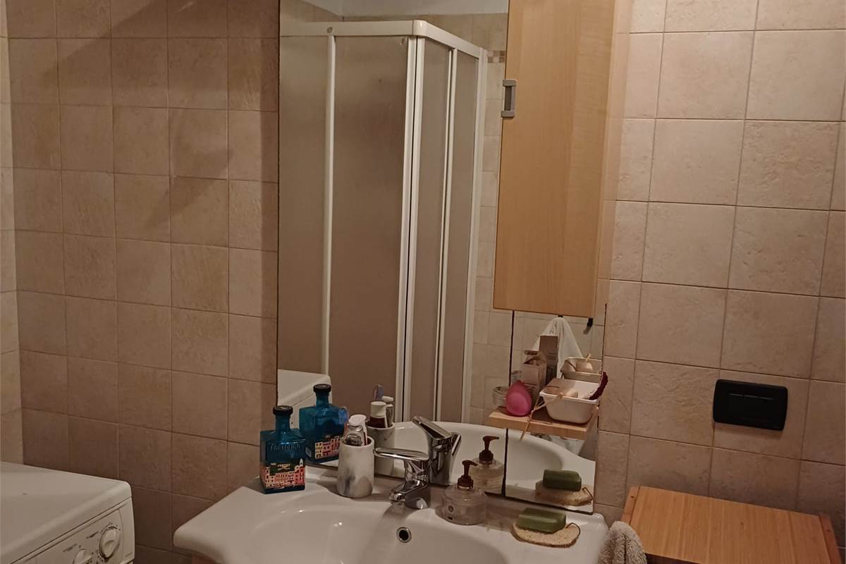 OTTIMO BILOCALE IN COMO CON BOX E TERRAZZO