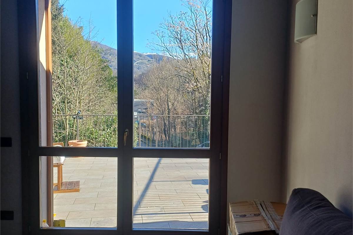 OTTIMO BILOCALE IN COMO CON BOX E TERRAZZO