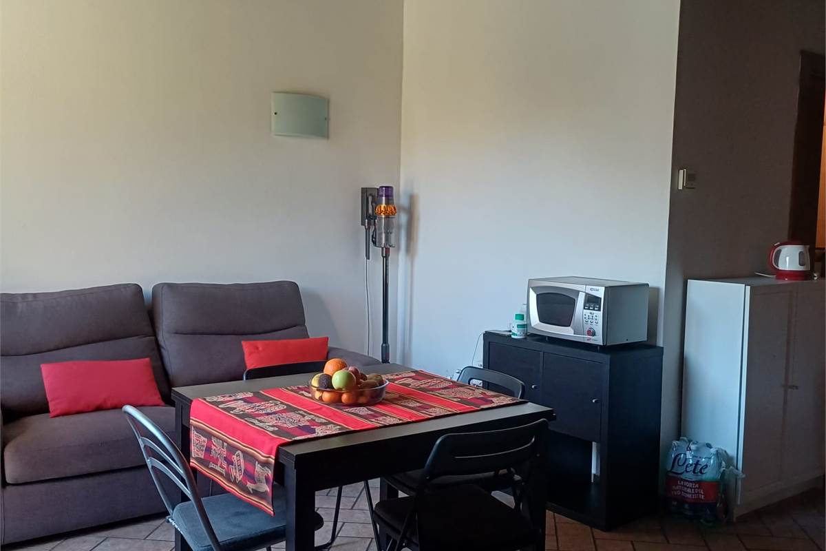 OTTIMO BILOCALE IN COMO CON BOX E TERRAZZO