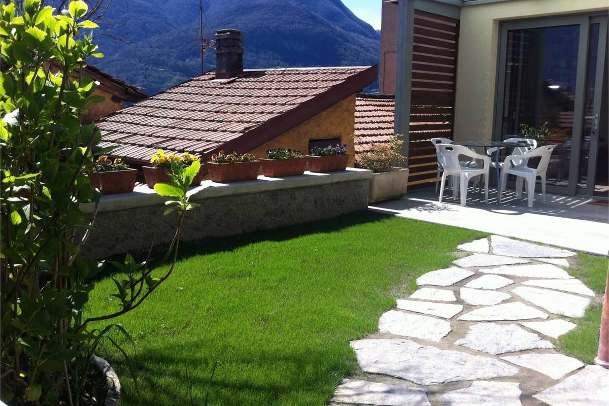 CASA INDIPENDENTE CON VISTA LAGO