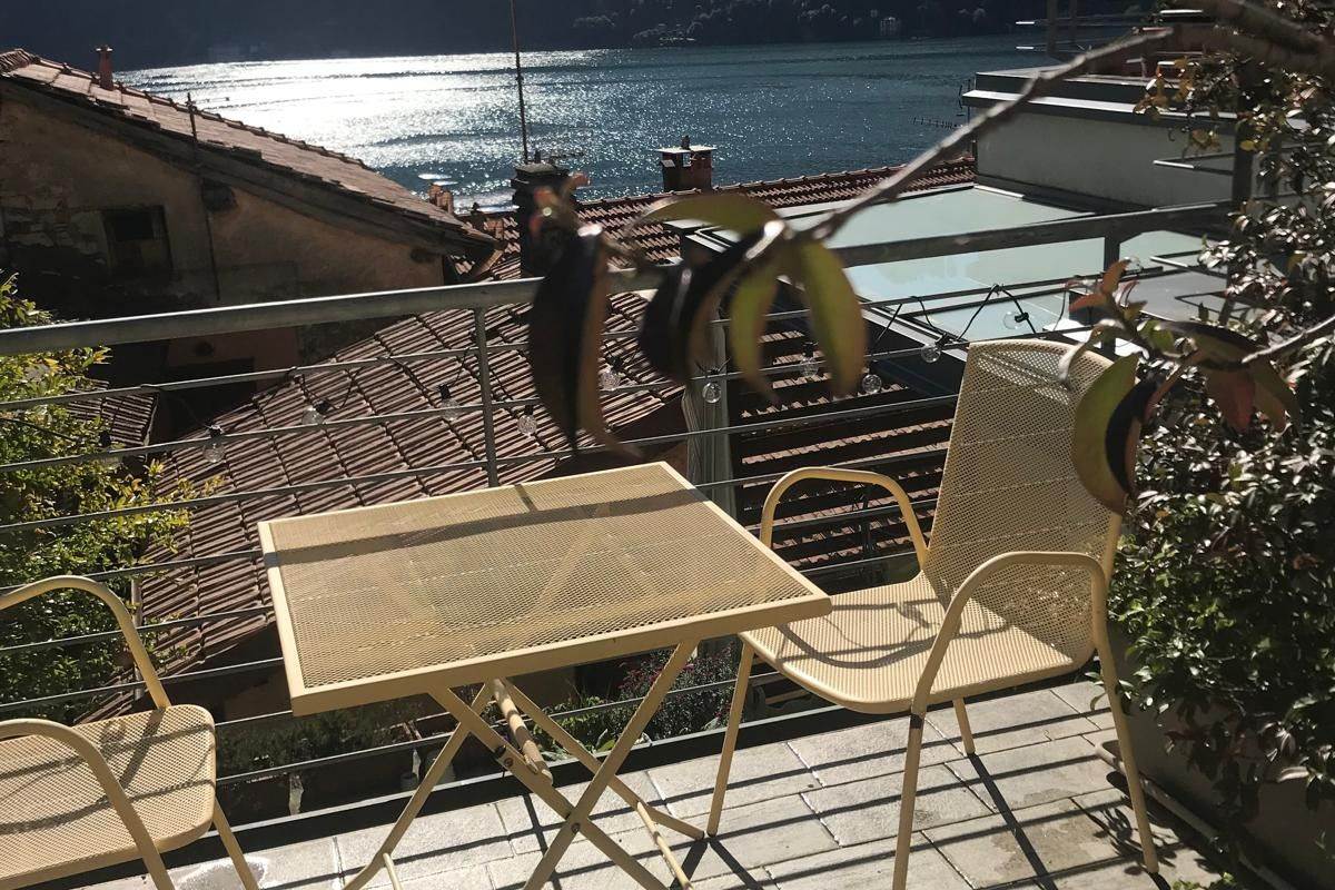 CASA INDIPENDENTE CON VISTA LAGO