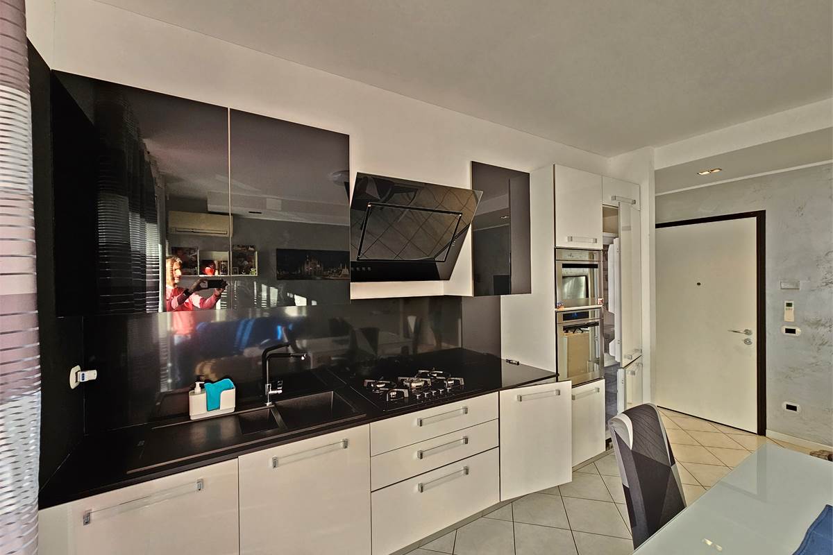 Trilocale recente con riscaldamento a pavimento e grande box doppio