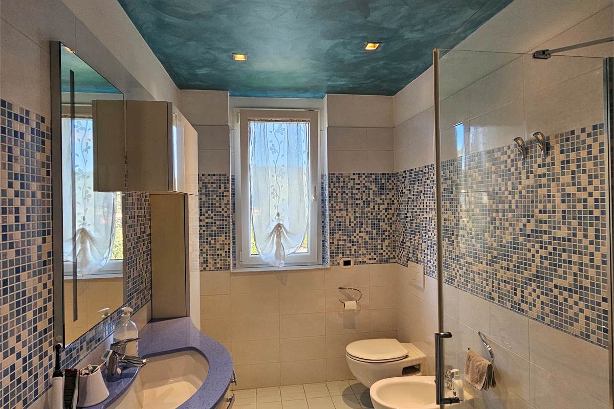 Trilocale recente con riscaldamento a pavimento e grande box doppio