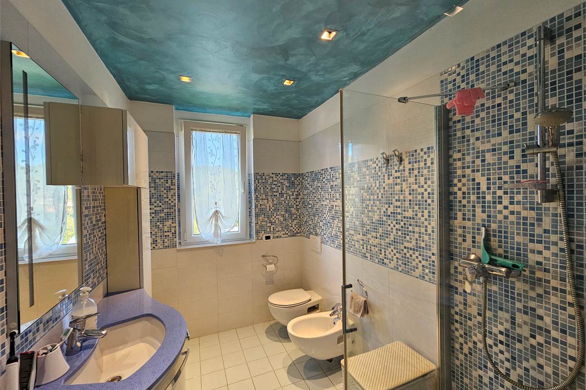 Trilocale recente con riscaldamento a pavimento e grande box doppio