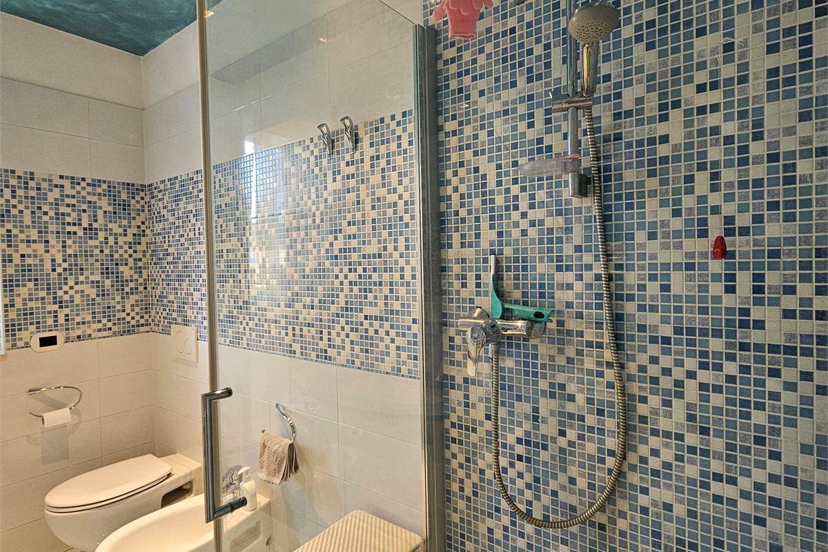 Trilocale recente con riscaldamento a pavimento e grande box doppio