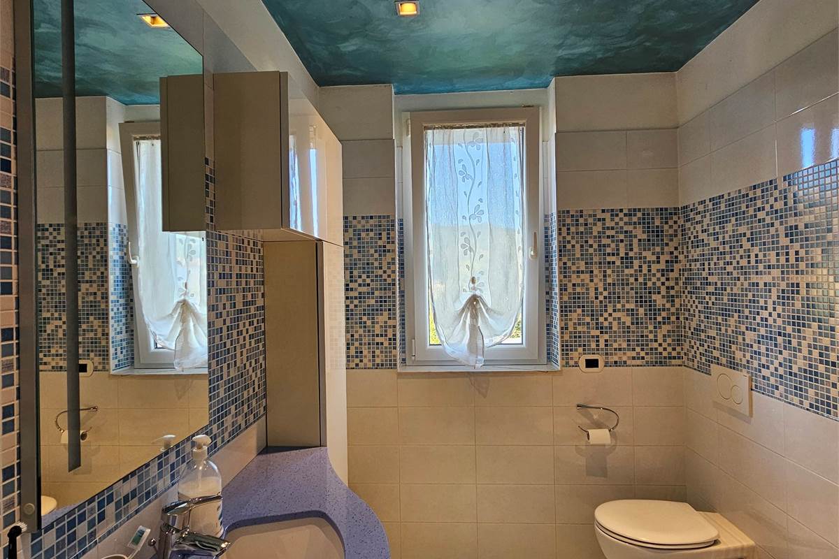 Trilocale recente con riscaldamento a pavimento e grande box doppio