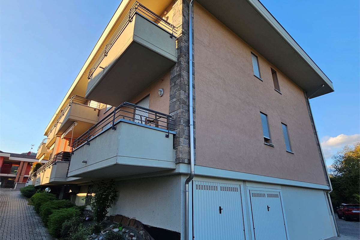 Trilocale recente con riscaldamento a pavimento e grande box doppio