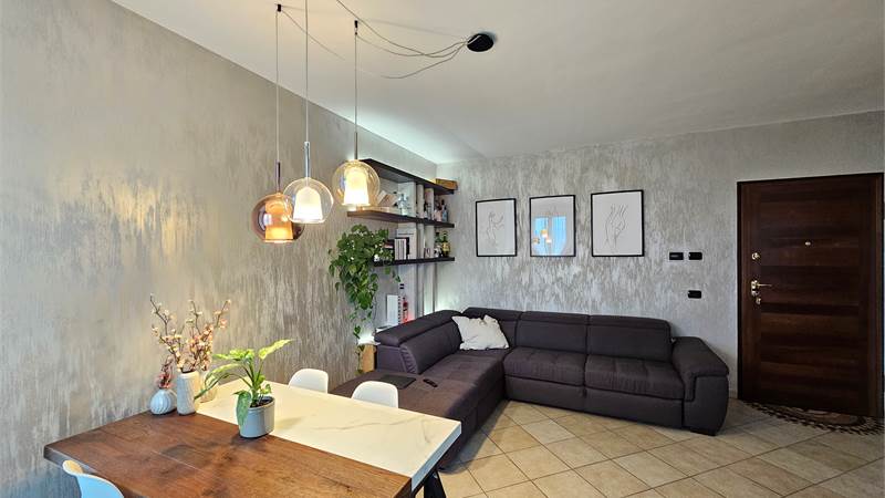 Appartamento raffinato in villa lombarda dell’Ottocento con vista e box doppio