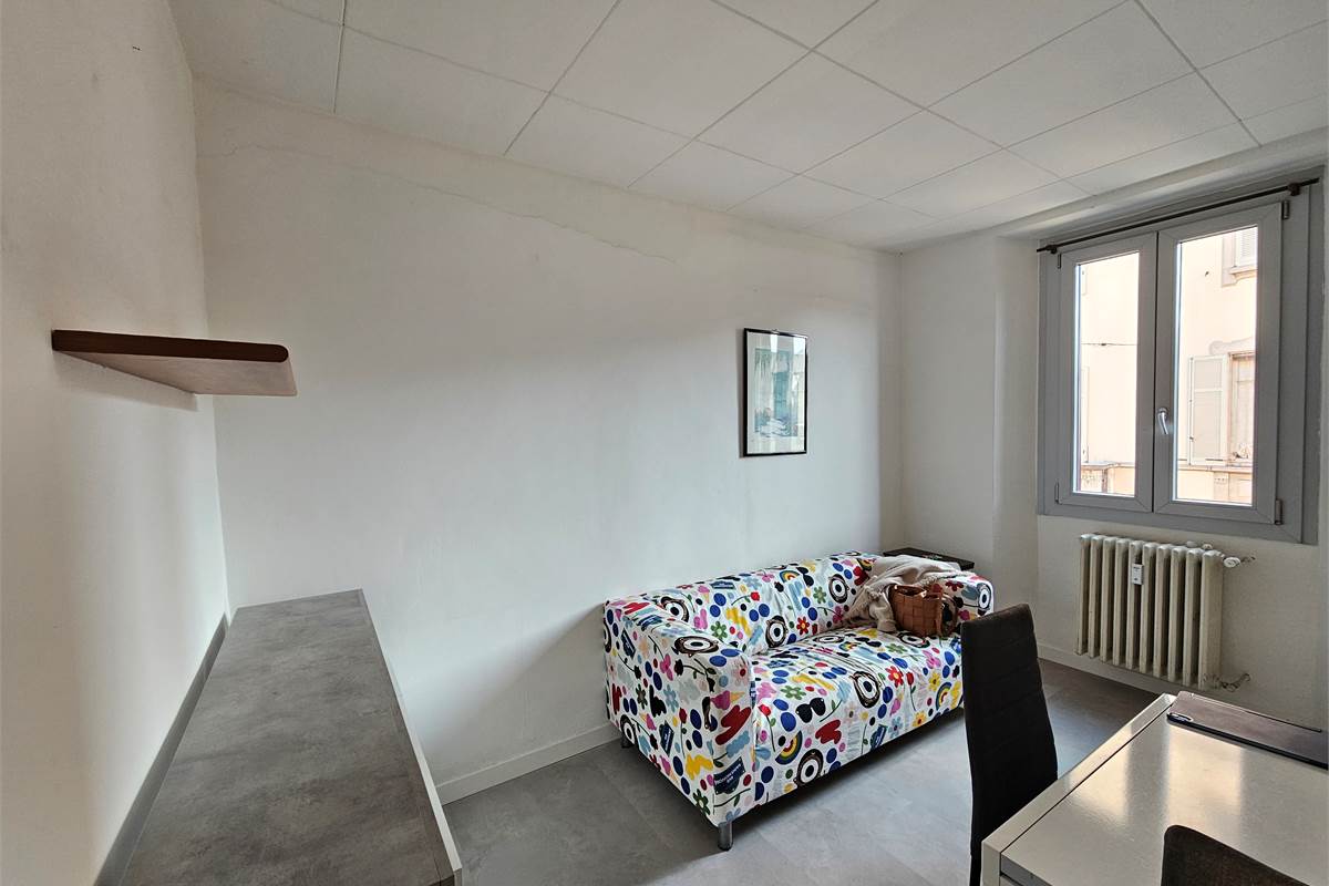 Appartamento Ristrutturato e Arredato in Affitto in Via Dante