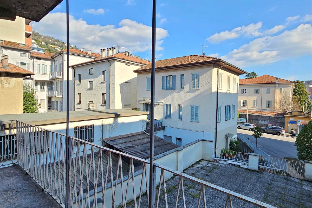 Appartamento Ristrutturato e Arredato in Affitto in Via Dante