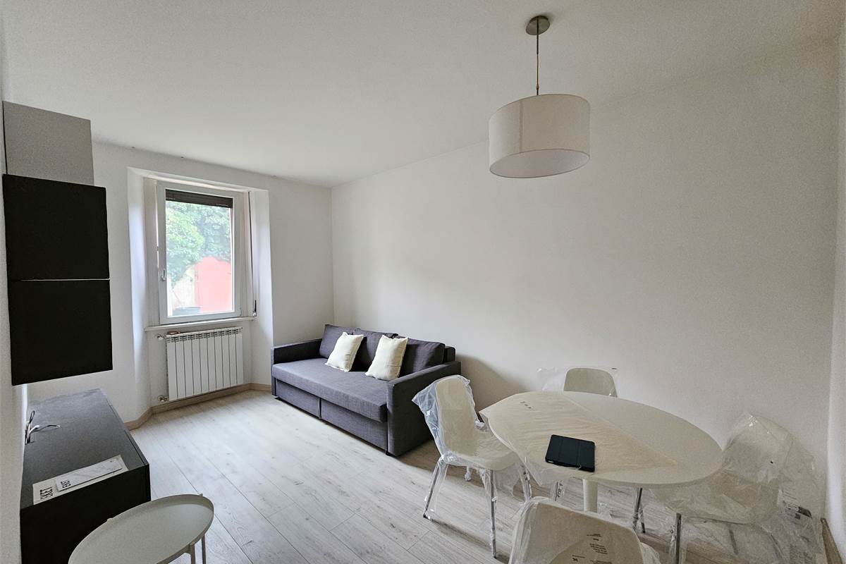 Appartamento ristrutturato e arredato a nuovo in zona tranquilla e servita