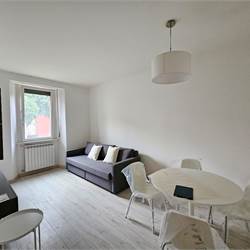 Appartamento ristrutturato e arredato a nuovo in zona tranquilla e servita