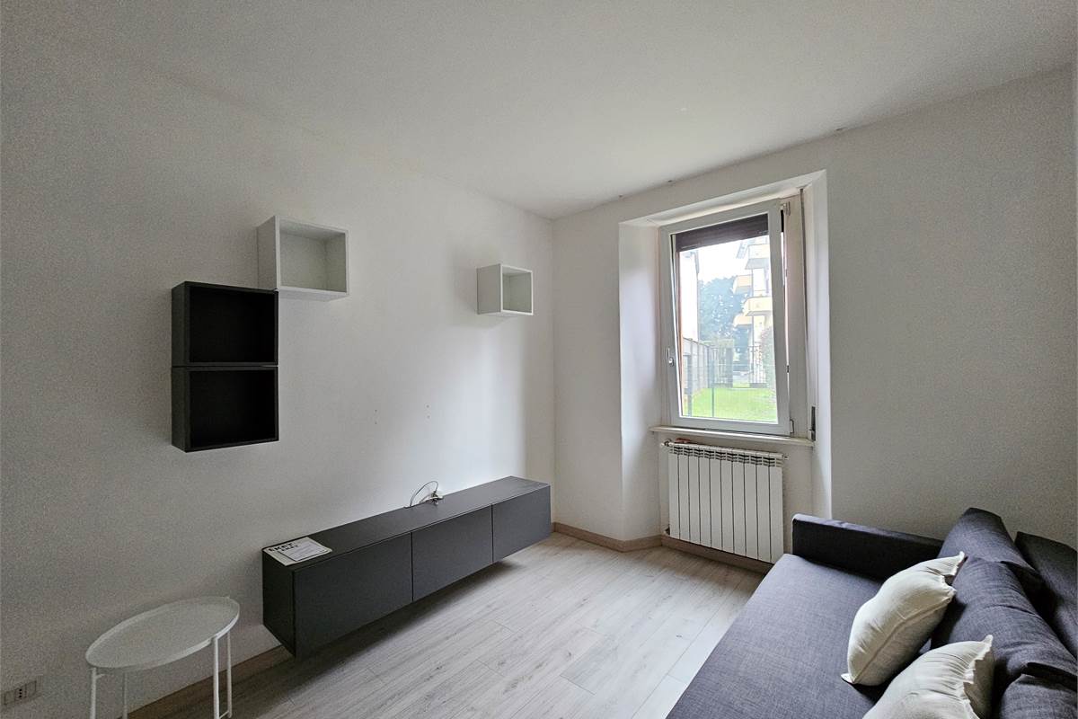 Appartamento ristrutturato e arredato a nuovo in zona tranquilla e servita