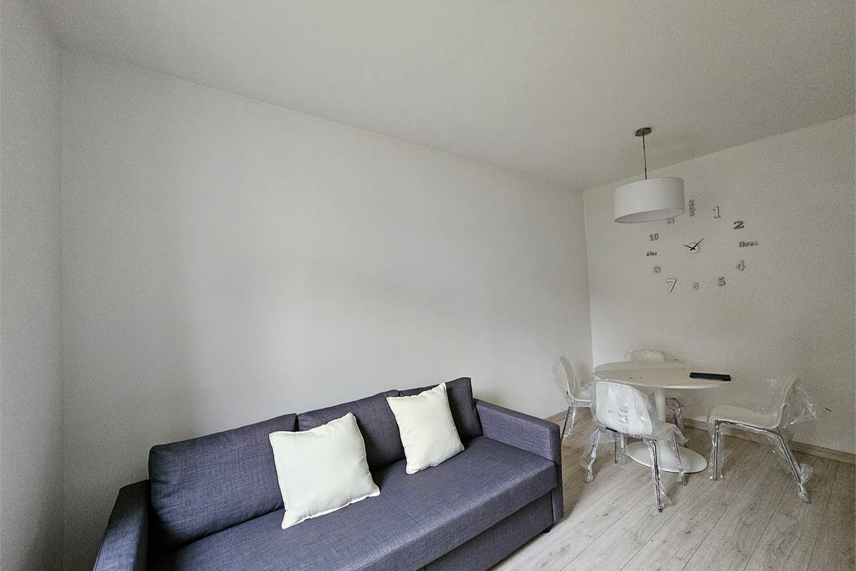 Appartamento ristrutturato e arredato a nuovo in zona tranquilla e servita