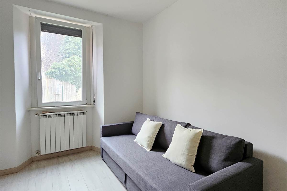 Appartamento ristrutturato e arredato a nuovo in zona tranquilla e servita