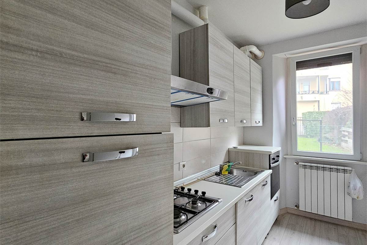 Appartamento ristrutturato e arredato a nuovo in zona tranquilla e servita