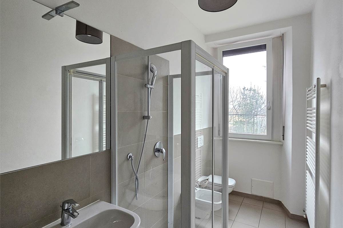 Appartamento ristrutturato e arredato a nuovo in zona tranquilla e servita