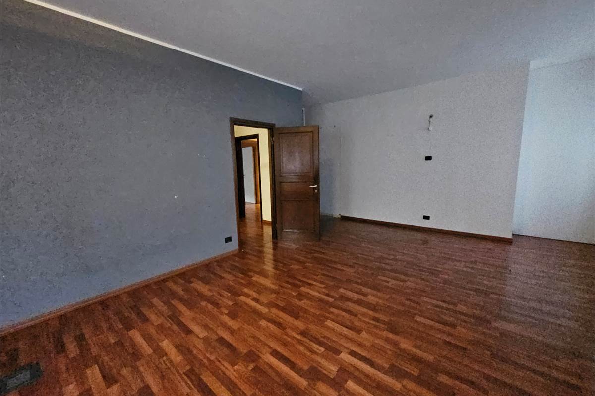 Ufficio di rappresentanza fronte lago in palazzo signorile