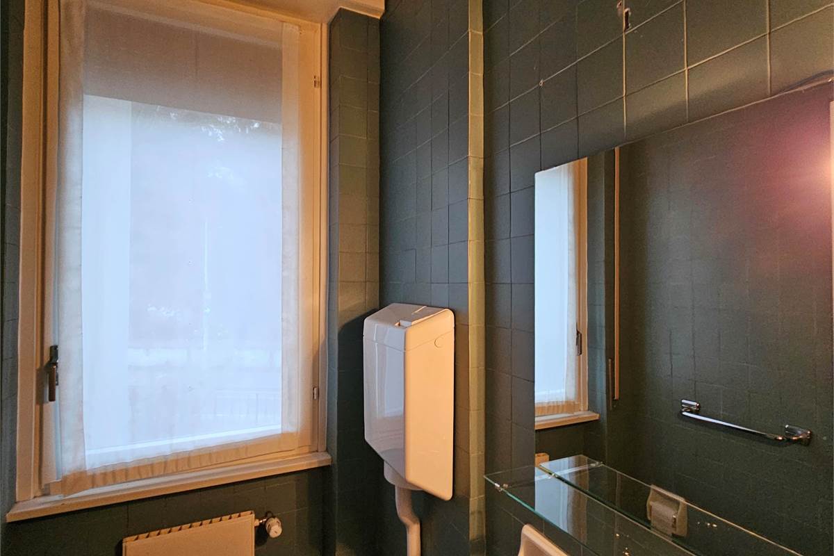 Ufficio di rappresentanza fronte lago in palazzo signorile