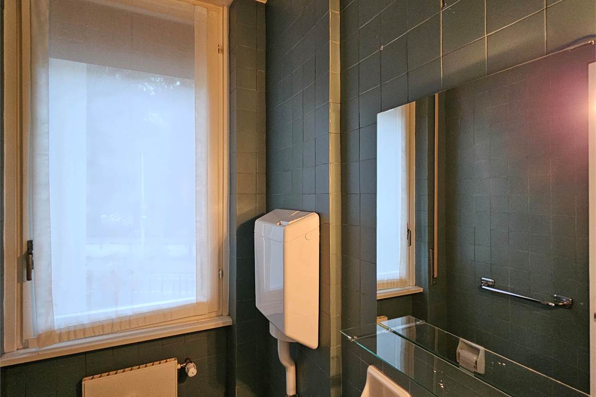 Ufficio di rappresentanza fronte lago in palazzo signorile