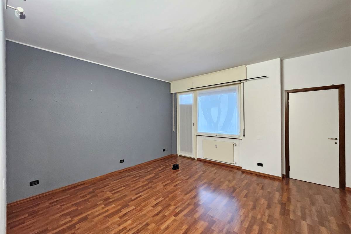 Ufficio di rappresentanza fronte lago in palazzo signorile