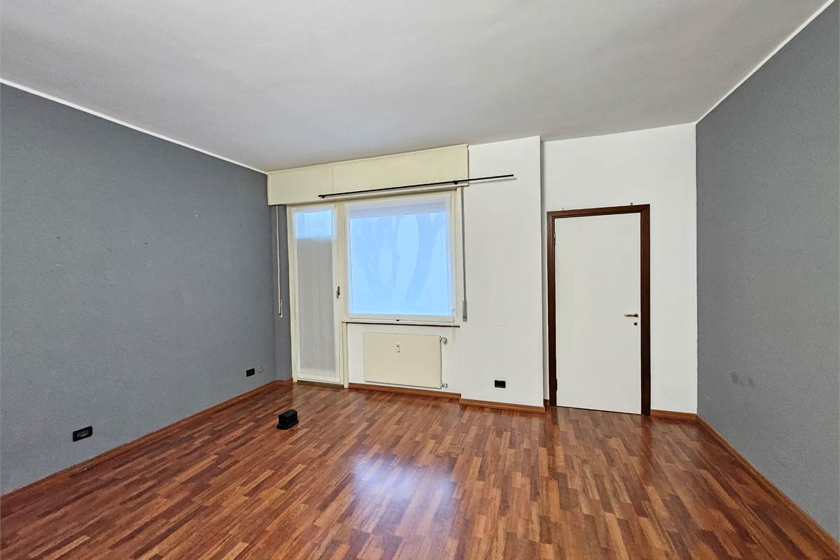 Ufficio di rappresentanza fronte lago in palazzo signorile