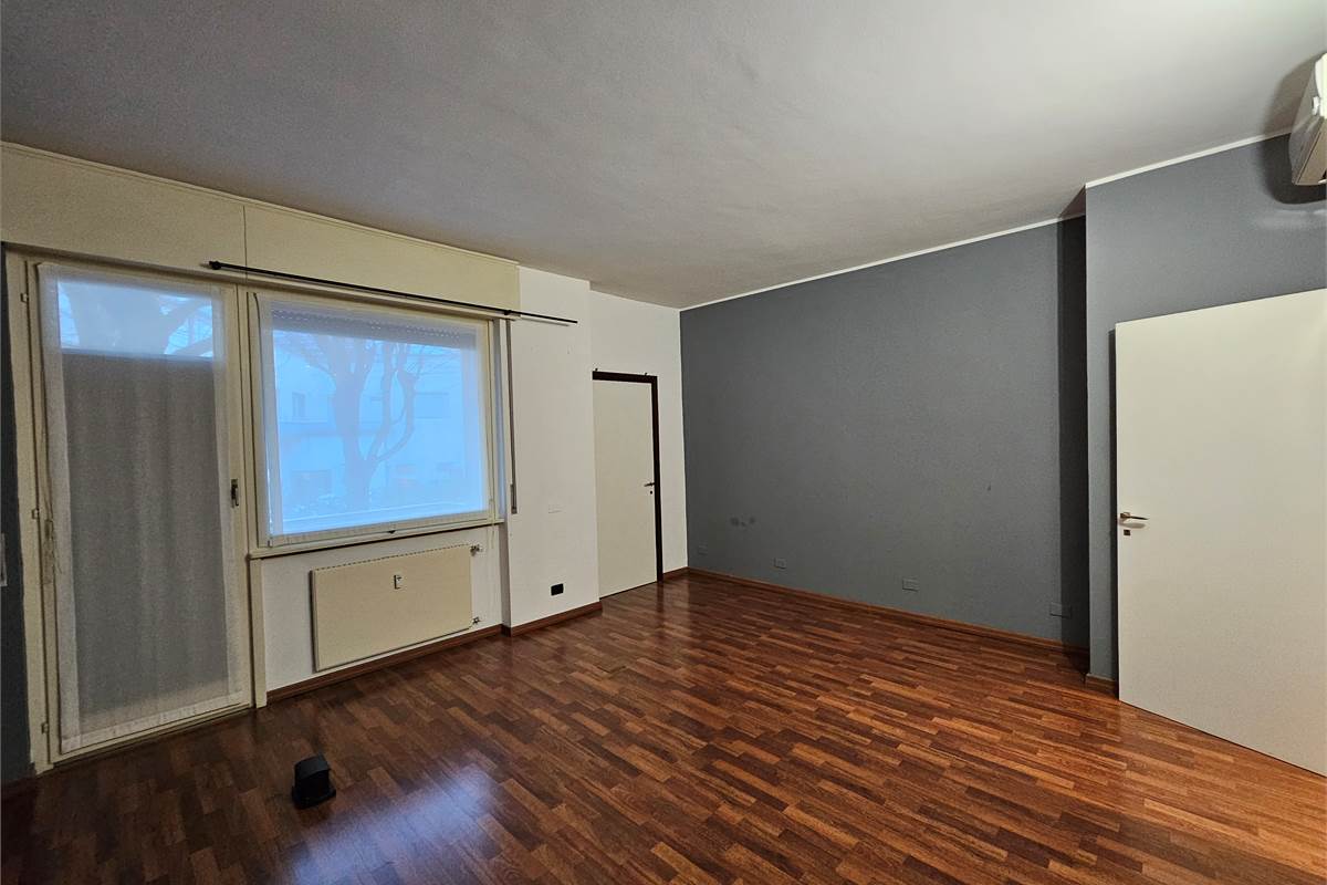 Ufficio di rappresentanza fronte lago in palazzo signorile