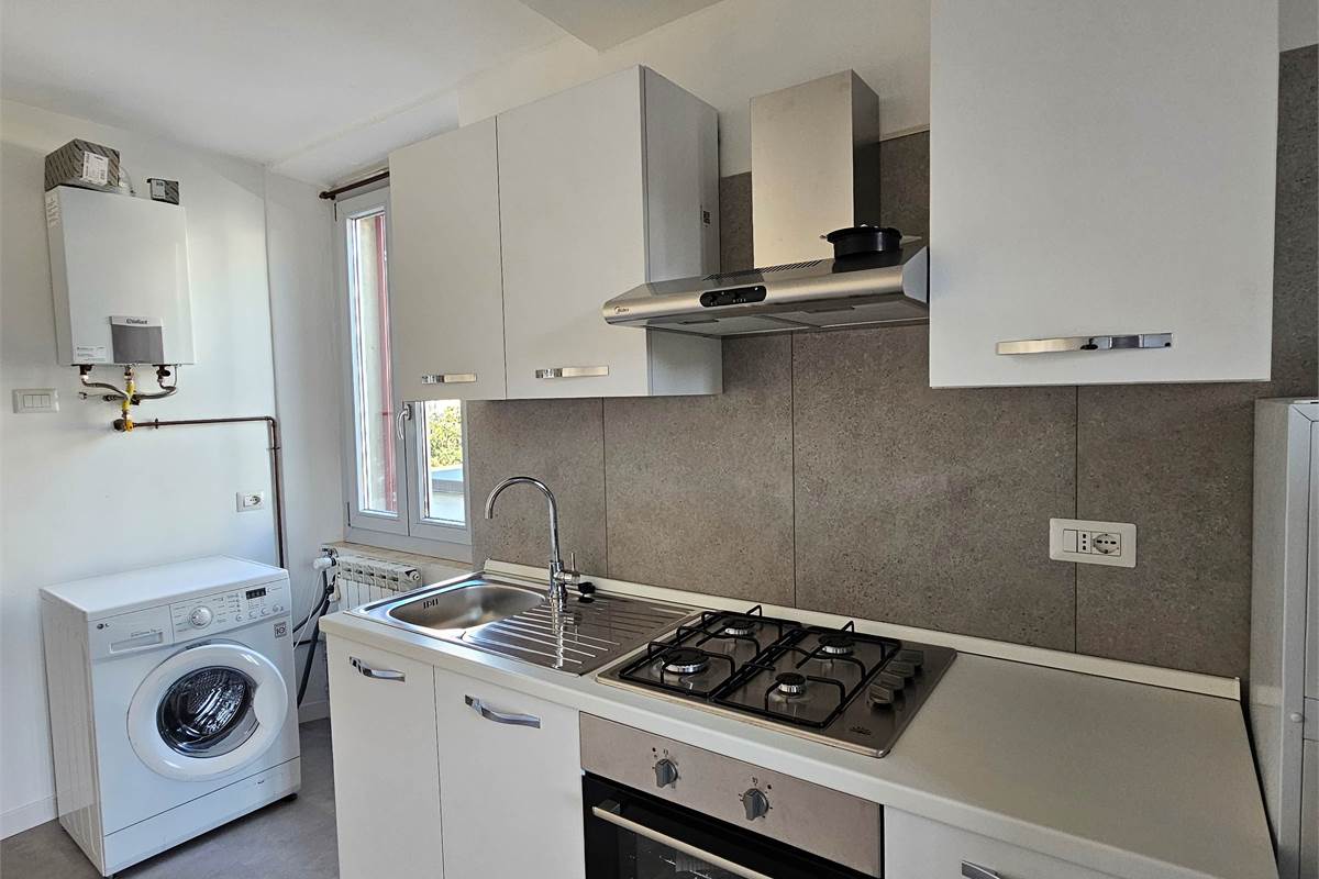 Appartamento Ristrutturato e Arredato in Affitto in Via Dante