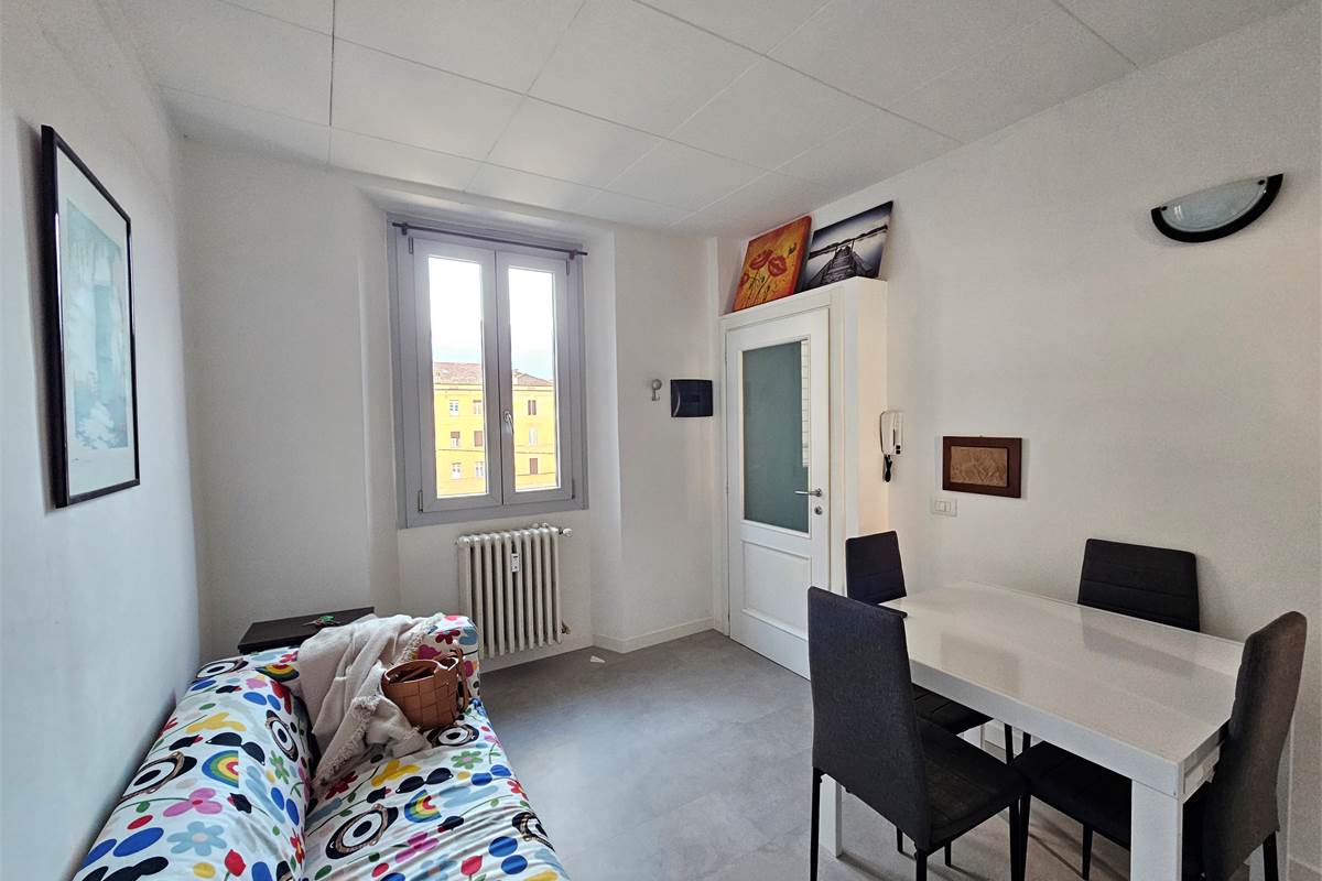 Appartamento Ristrutturato e Arredato in Affitto in Via Dante