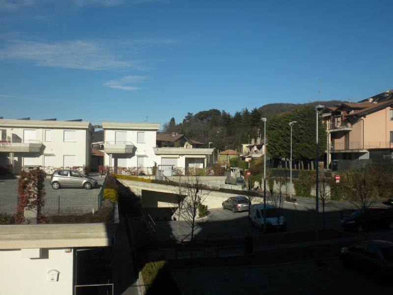 Bilocale luminoso con balcone e box in contesto tranquillo con ascensore
