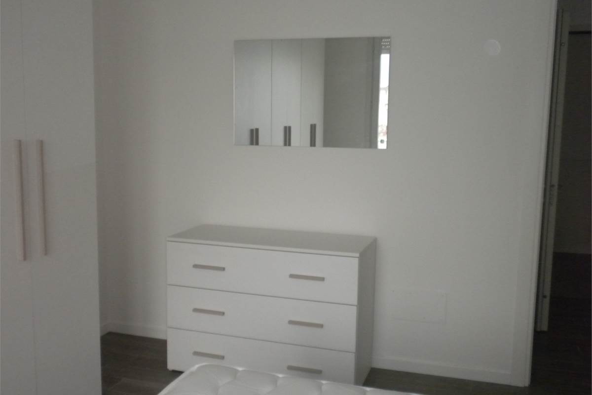 Bilocale luminoso con balcone e box in contesto tranquillo con ascensore