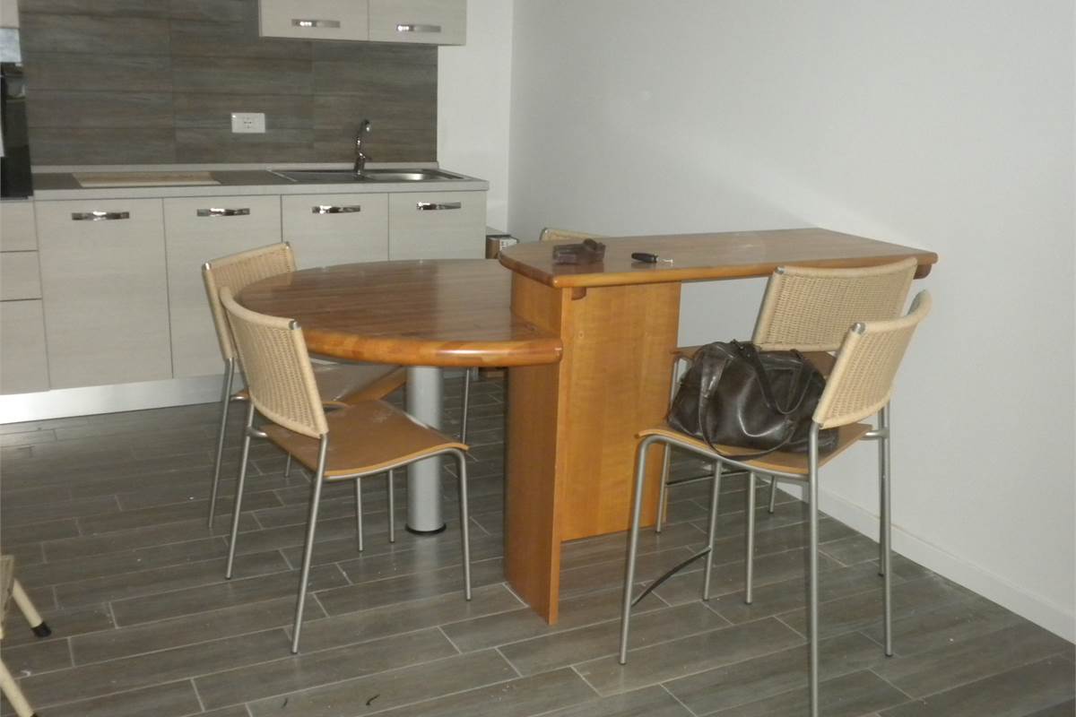 Bilocale luminoso con balcone e box in contesto tranquillo con ascensore