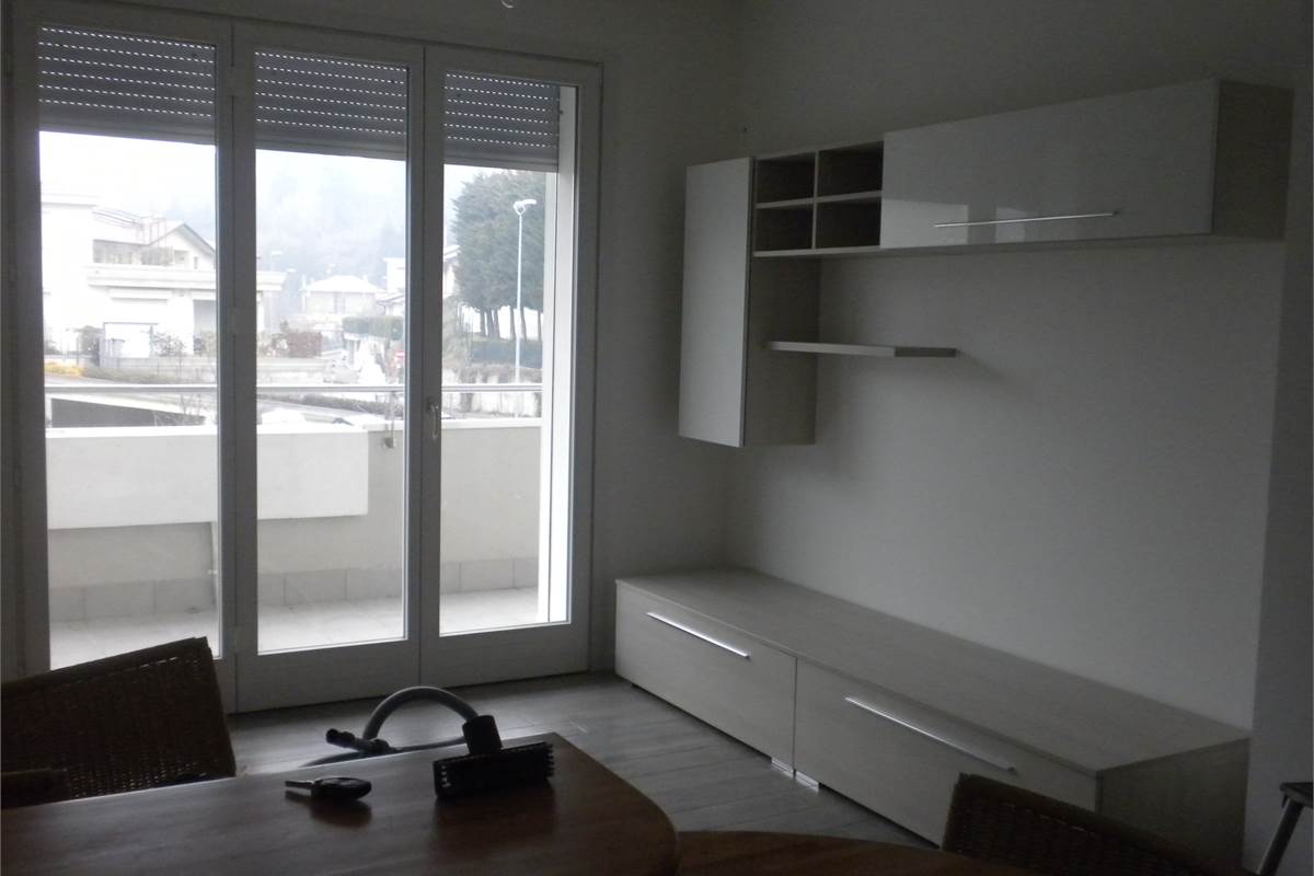 Bilocale luminoso con balcone e box in contesto tranquillo con ascensore