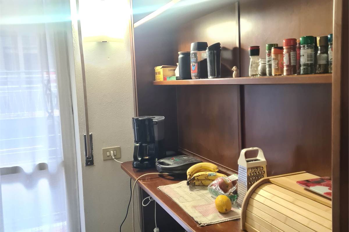 Bilocale arredato e luminoso con balcone in contesto curato