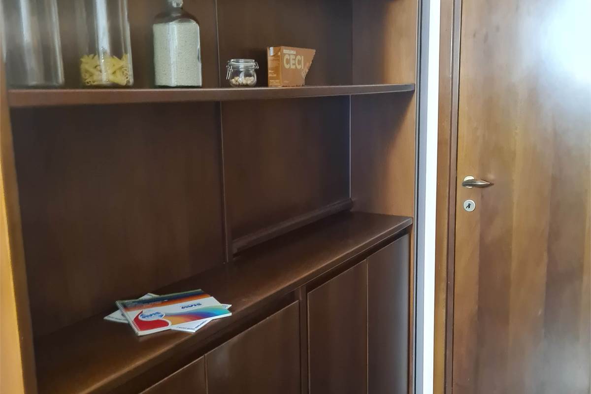 Bilocale arredato e luminoso con balcone in contesto curato