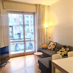 Bilocale arredato e luminoso con balcone in contesto curato