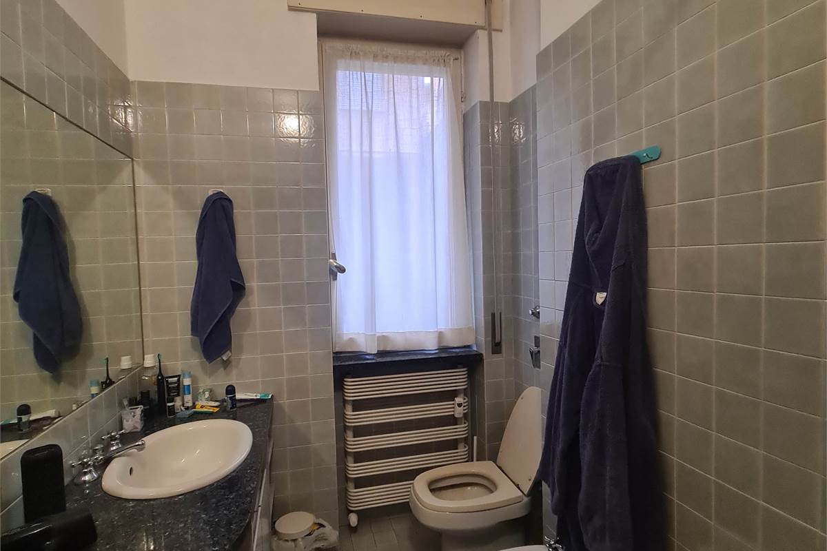 Bilocale arredato e luminoso con balcone in contesto curato