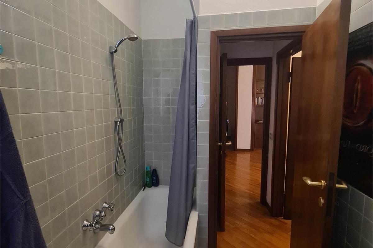 Bilocale arredato e luminoso con balcone in contesto curato