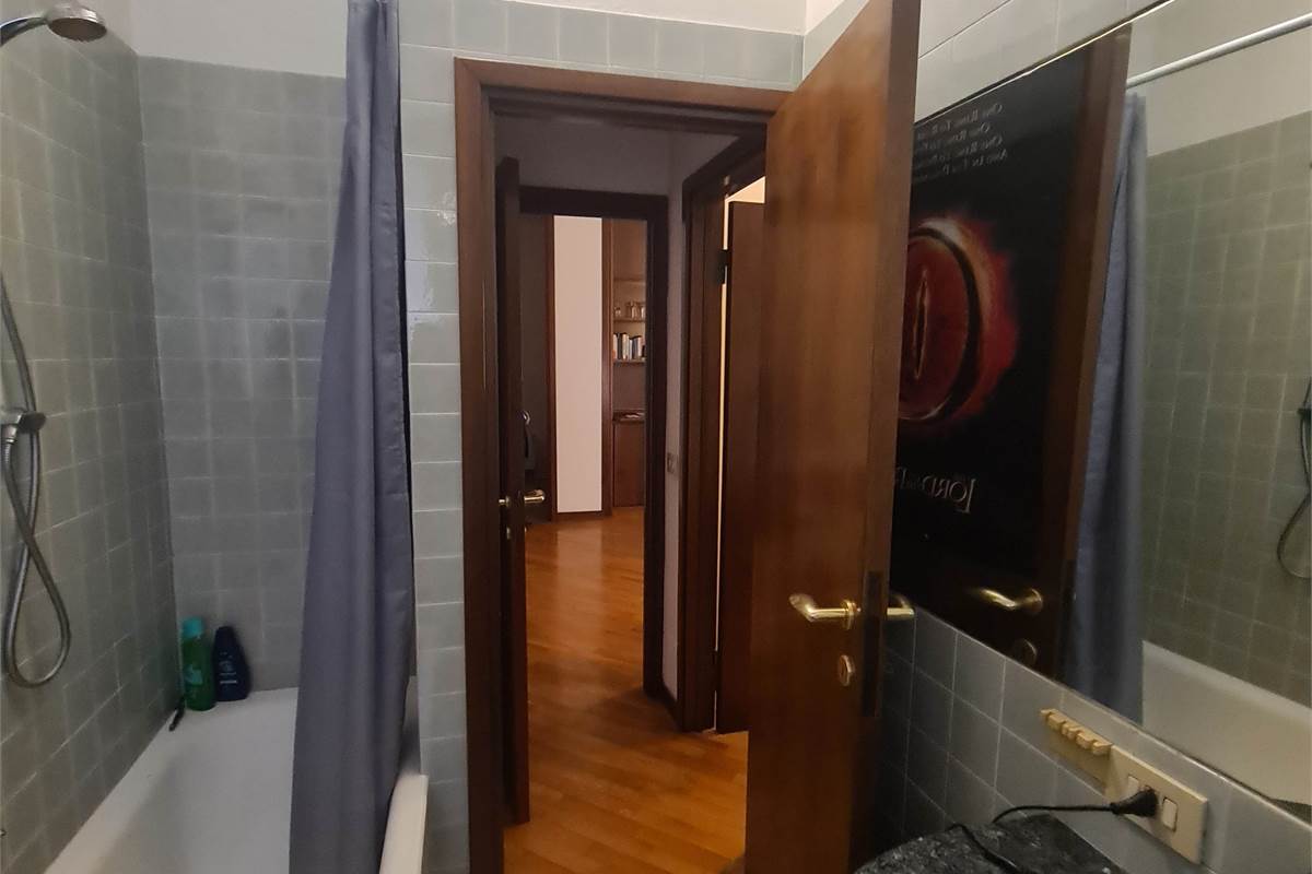 Bilocale arredato e luminoso con balcone in contesto curato