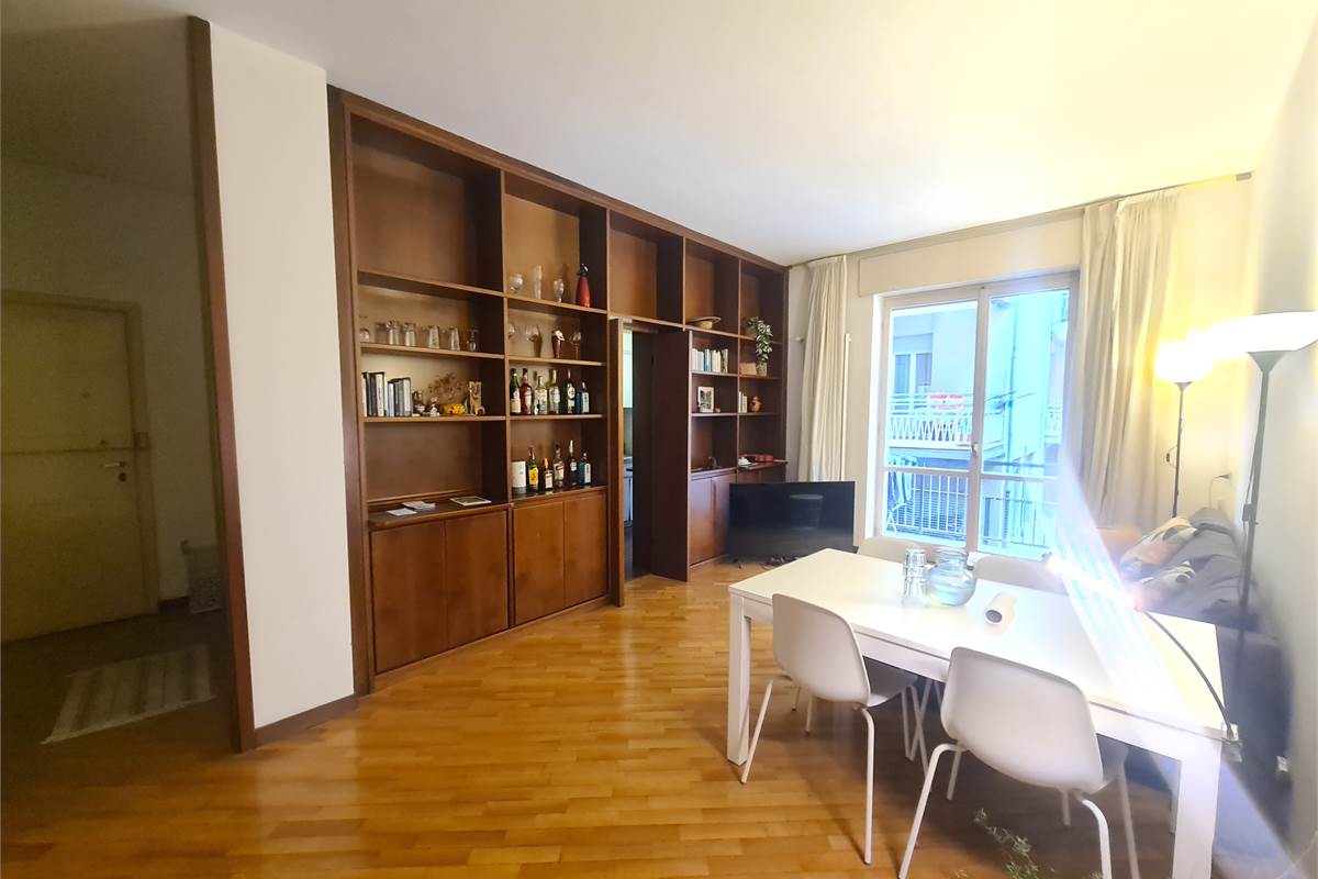 Bilocale arredato e luminoso con balcone in contesto curato