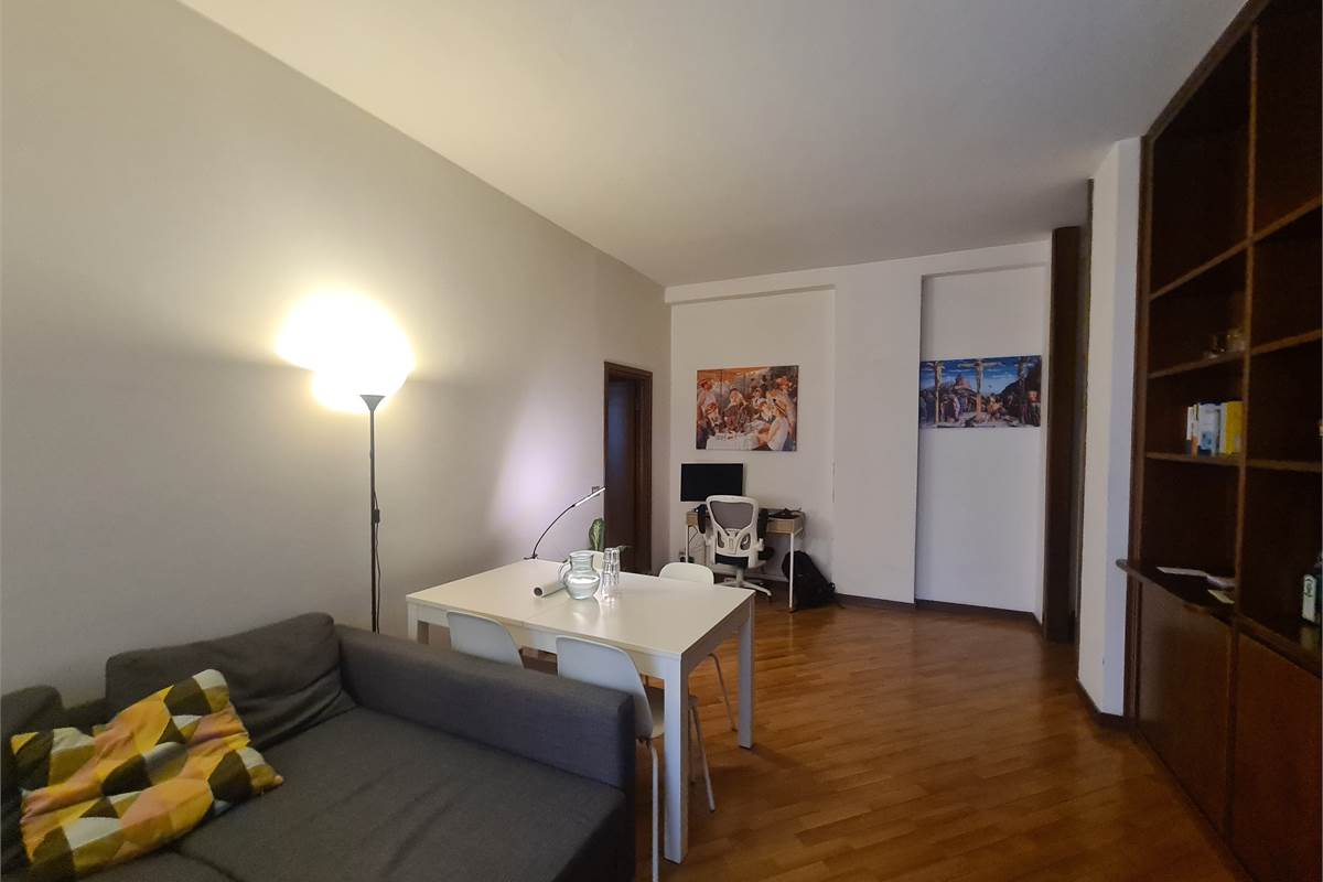 Bilocale arredato e luminoso con balcone in contesto curato