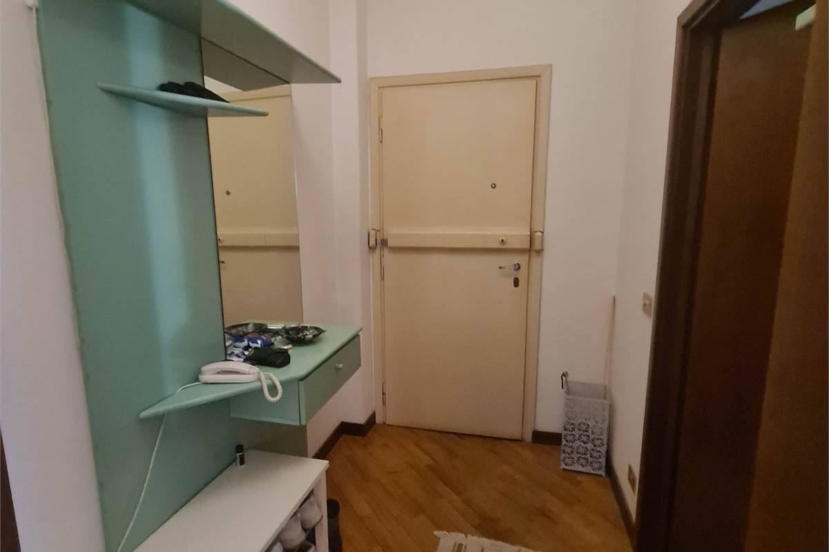 Bilocale arredato e luminoso con balcone in contesto curato