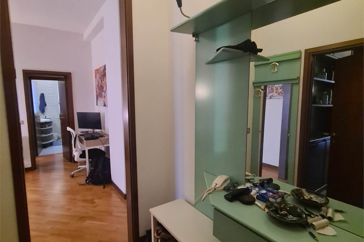 Bilocale arredato e luminoso con balcone in contesto curato