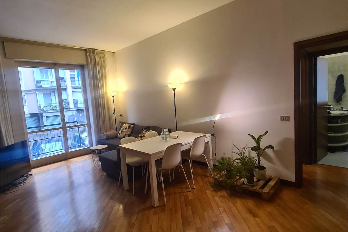 Bilocale arredato e luminoso con balcone in contesto curato