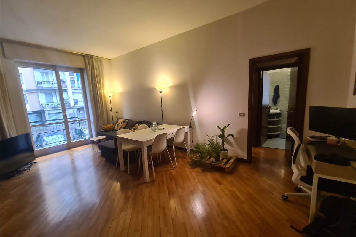 Bilocale arredato e luminoso con balcone in contesto curato