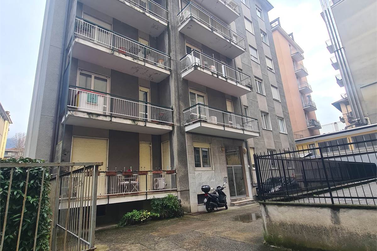 Bilocale arredato e luminoso con balcone in contesto curato