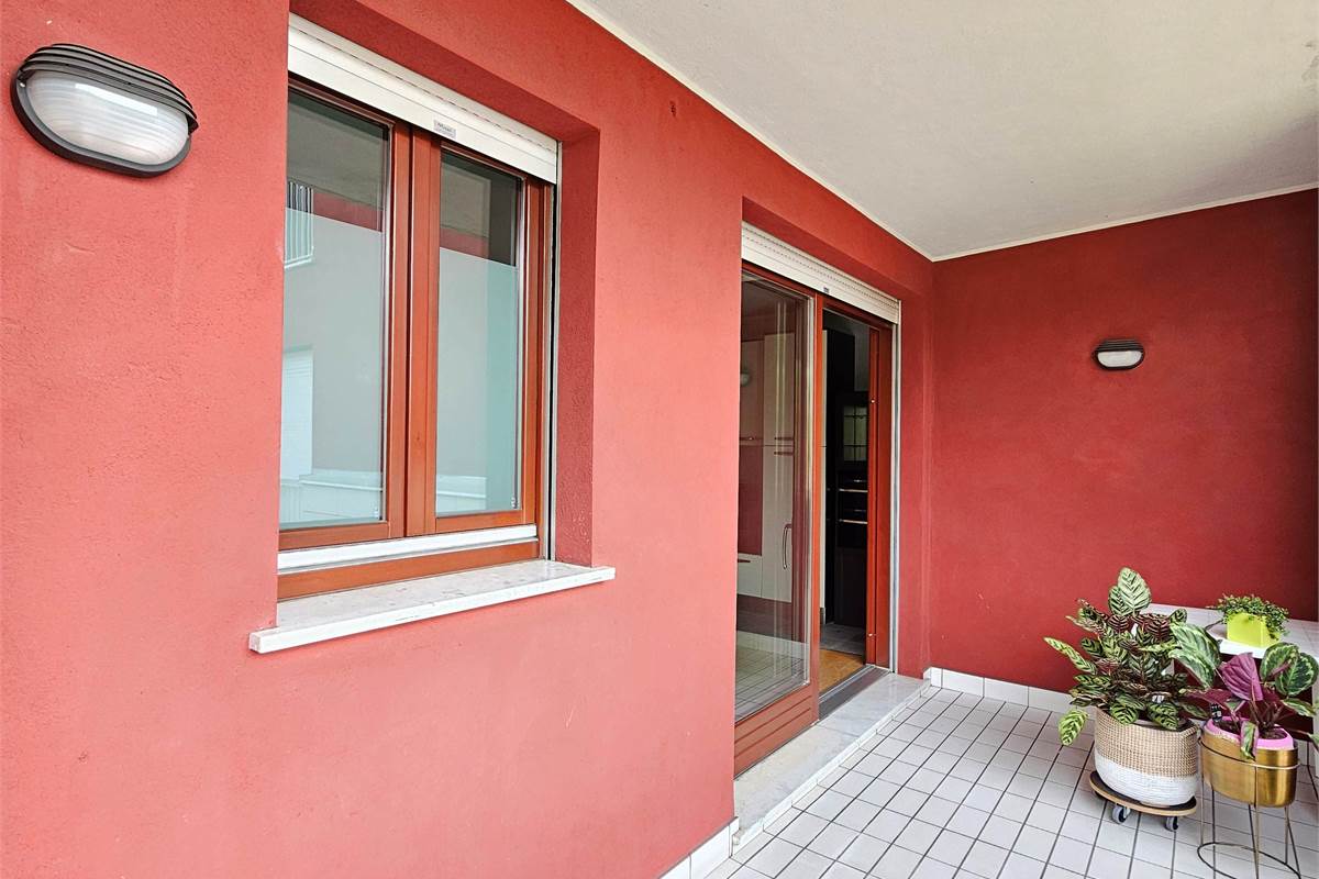Splendido trilocale arredato con terrazzo e box doppio in zona strategica