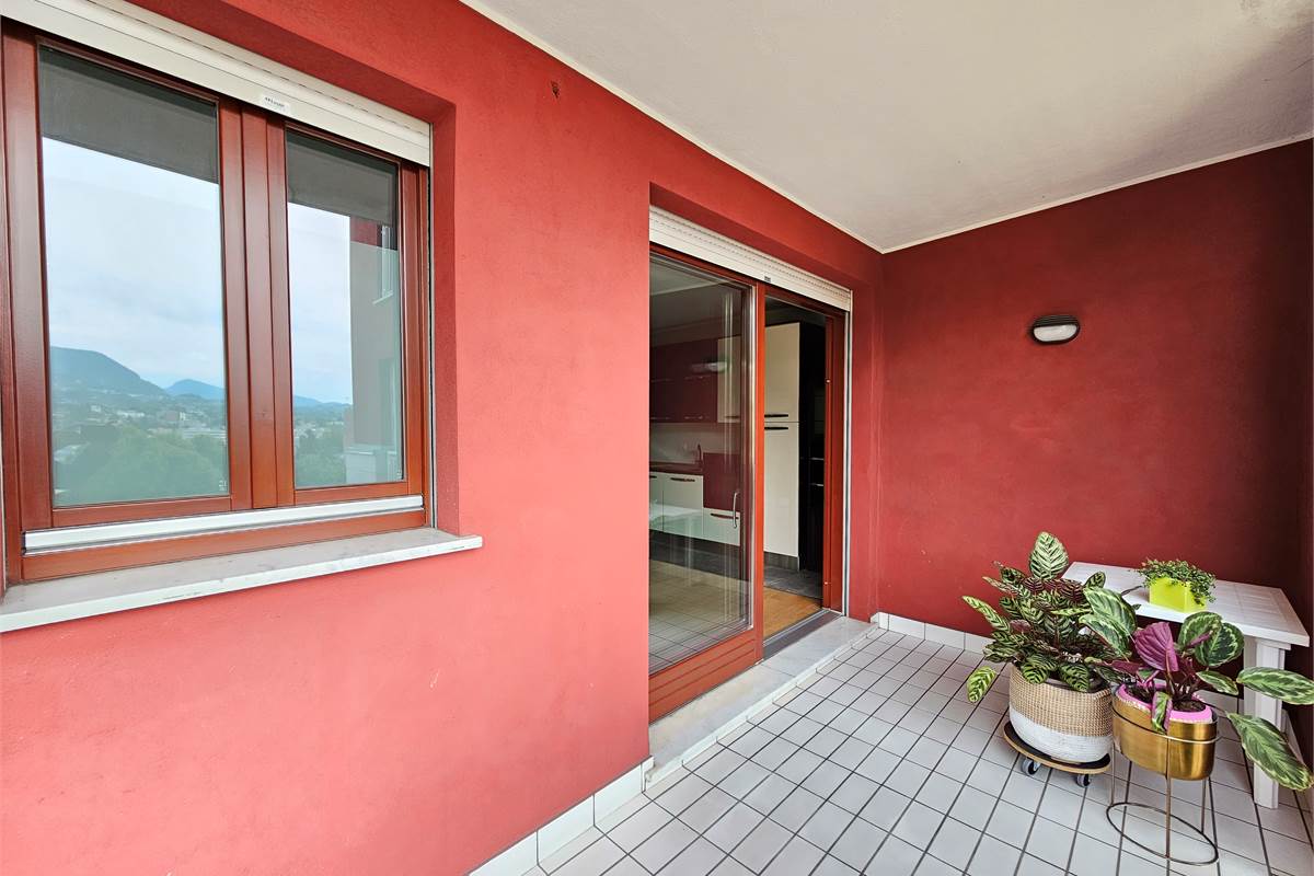 Splendido trilocale arredato con terrazzo e box doppio in zona strategica
