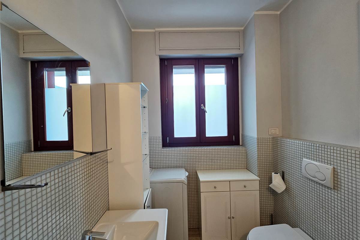 Splendido trilocale arredato con terrazzo e box doppio in zona strategica